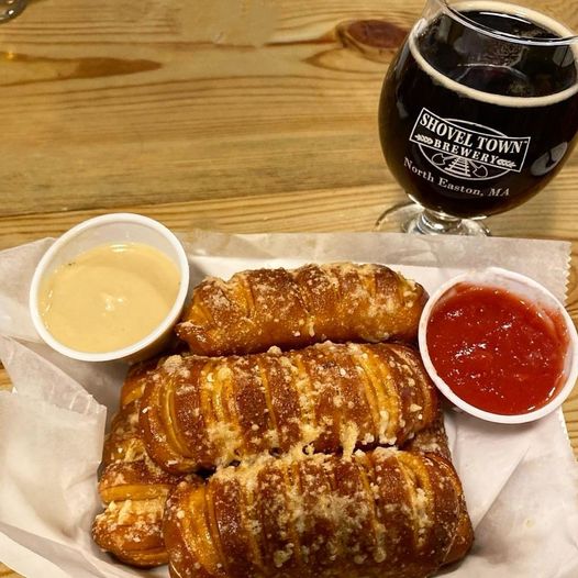 Sunday Suggestion β a Little Bock of Calm + Garlic Parm π₯¨ Weβre OPEN 12-6PM toda