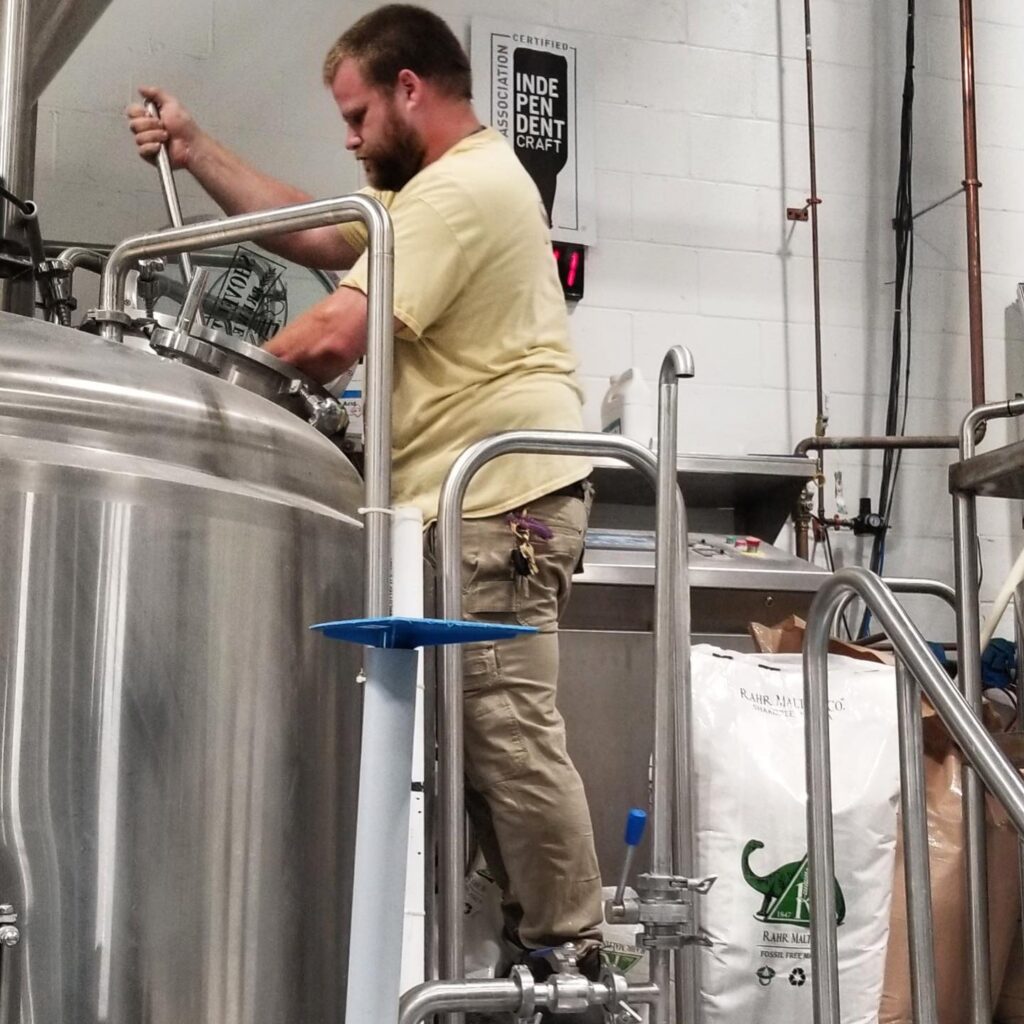 This is how we brew it πΆπ» Will was busy in the Brewhouse today β on a fresh batc