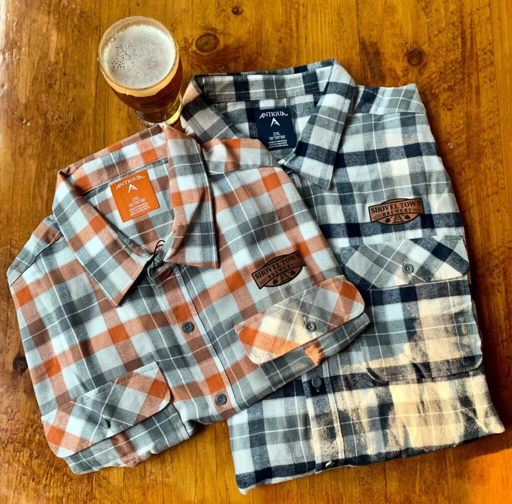 Is flannel season your favorite season? COMMENT below 🙋🏼♂️🙋🏻🙋🏼♀️ and check out